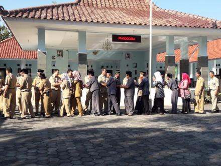 Lurah dan Pamong Desa Terong Mengikuti Syawalan di Kecamatan Dlingo