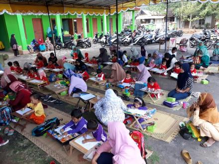 LOMBA MEWARNAI GEBYAR ANAK PAUD DESA TERONG