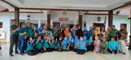 Lomba Kebersihan Lingkungan Desa Terong