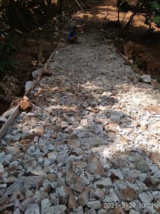Proses Penataan Batu untuk Cor Blok Dana Desa Pedukuhan Rejosari RT 03