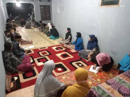 Pertemuan Rutin RT 04 Pedukuhan Terong II