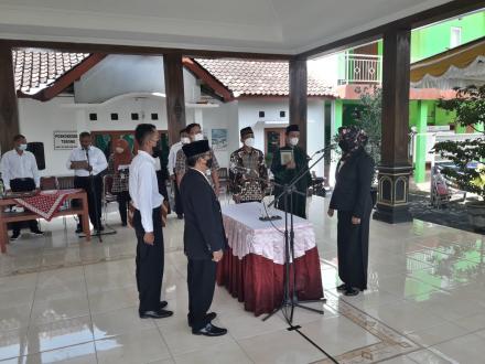 Pelantikan Carik Kalurahan Terong