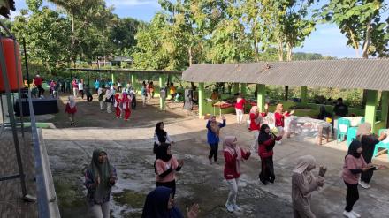 Senam Jum'at Pagi di Puskesmas Dlingo II