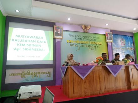 Musyawarah Kalurahan Terkait Data Kemiskinan dari Aplikasi Sidamesra
