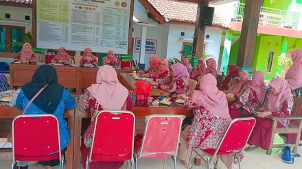 Pertemuan PKK Inti Kalurahan Terong