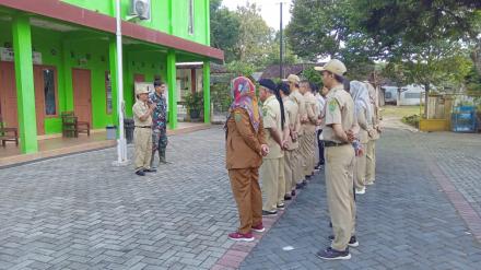 Pimpin Apel Senin, Lurah Terong Imbau Waspada Cuaca Ekstrem dan Sambut Babinsa Baru