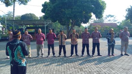Pimpin Apel Pagi, Lurah Terong Evaluasi Persiapan Festival Budaya hingga PORKAL