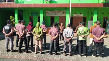 Pimpin Apel Kamis Pagi, Lurah Terong Apresiasi Kelancaran Kegiatan dan Paparkan Agenda Padat Wilayah