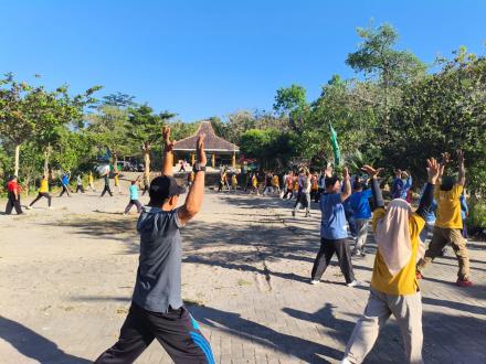 Perkuat Sinergitas, Instansi Se-Kapanewon Dlingo Gelar Senam Lintas Sektor di Gunung Mungker