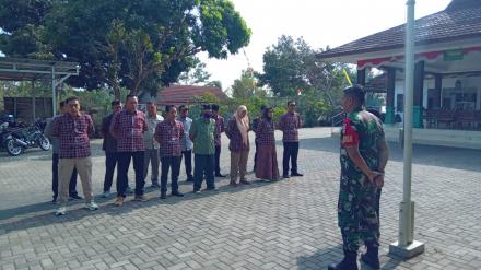 Pimpin Apel Pagi, Lurah Terong Ajak Pamong Jaga Kondusifitas Jelang Pilurah dan Ikhlas Layani Warga 