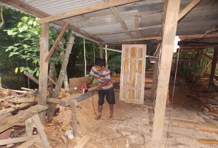 USAHA DAUN PINTU BAPAK NGADIYO PANCURAN