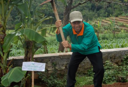 acara menanam bersama taruna indonesia